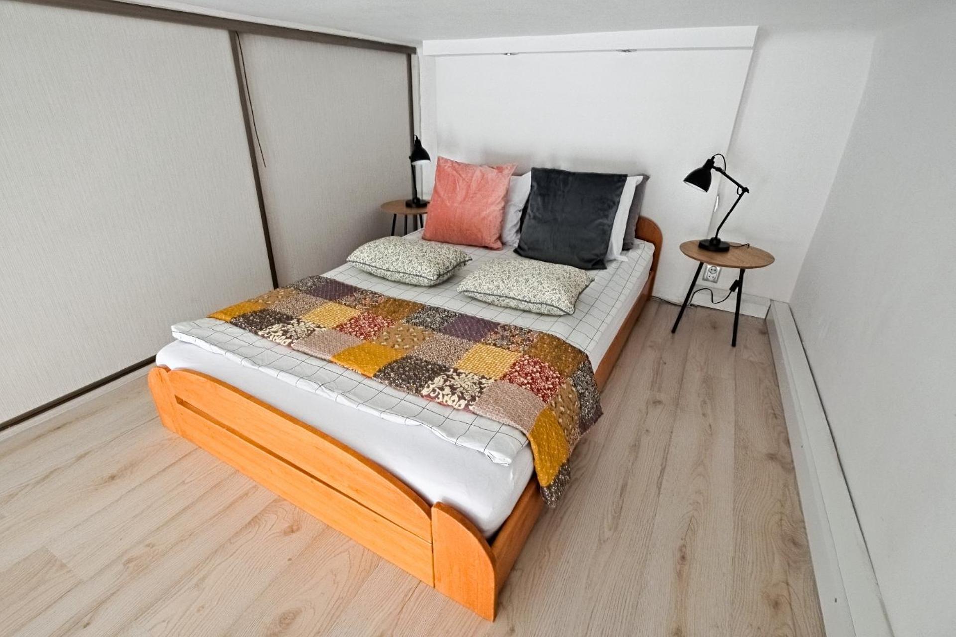 Urbannestgroup - Old Town -s9